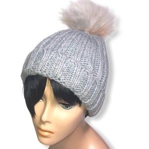 Hat Cable knit Pom Pom Gray Chunky Faux fur outerwear wearOS NWOT